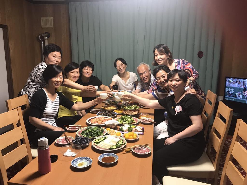 코우카소 호텔 에니와시 외부 사진